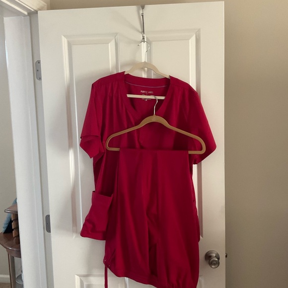 Red scrubs - Picture 2 of 2